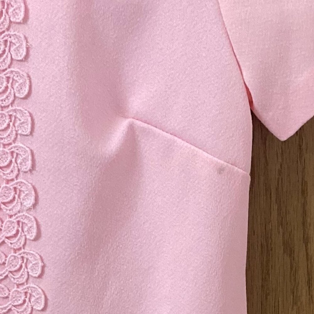 Vintage 1960s Baby Pink Shift Dress with Applique Lace Trim - 6 - Picture 3 of 8